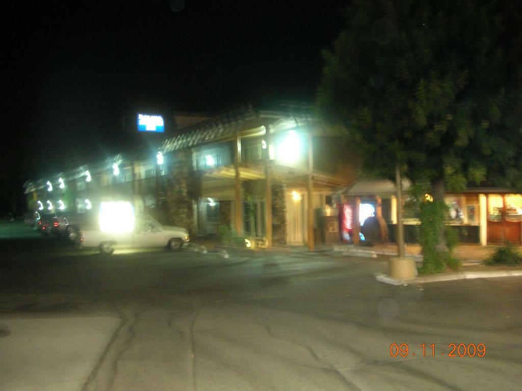 Parkside Inn เฟรสโน ภายนอก รูปภาพ
